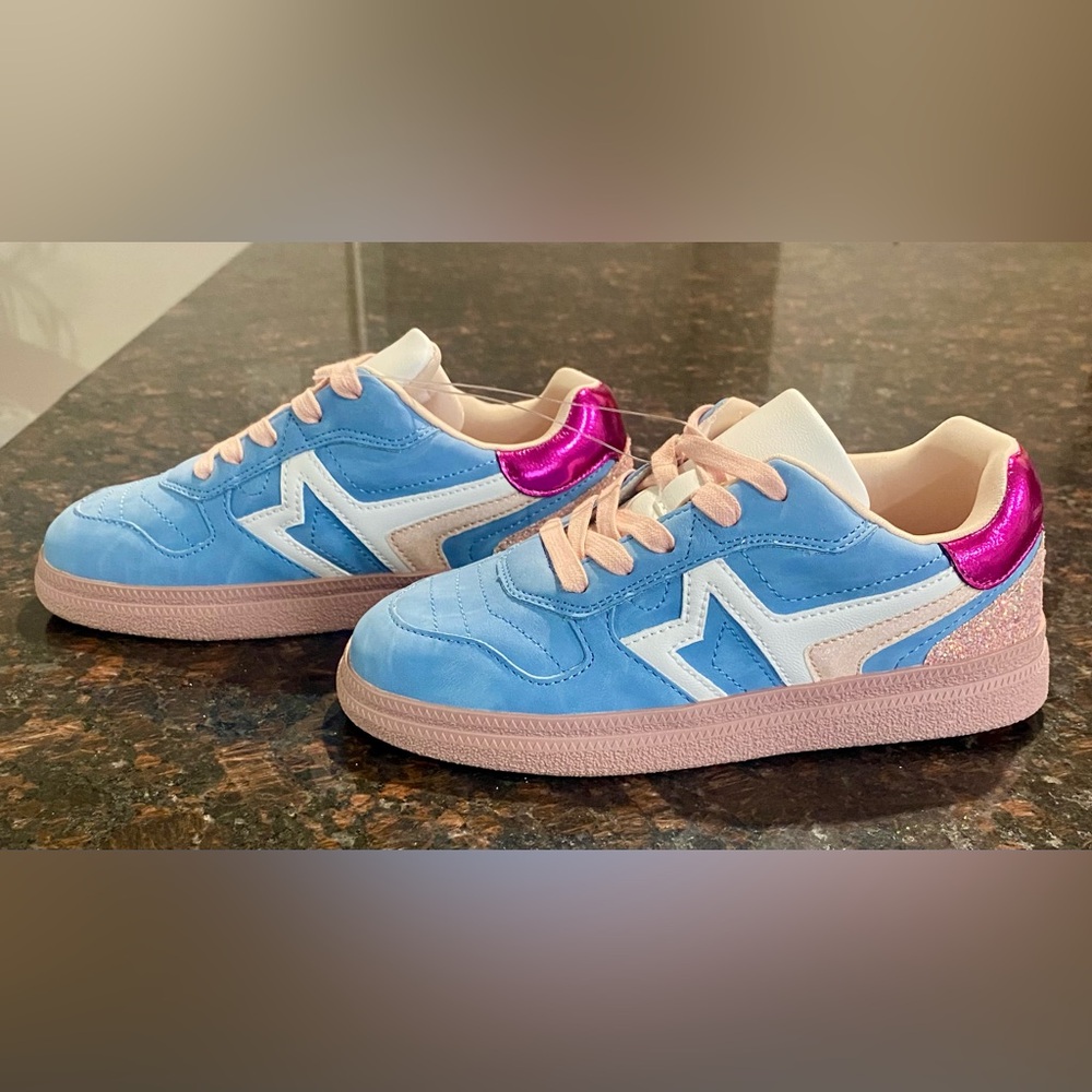 BCBG Girls Gia Sneakers NWT